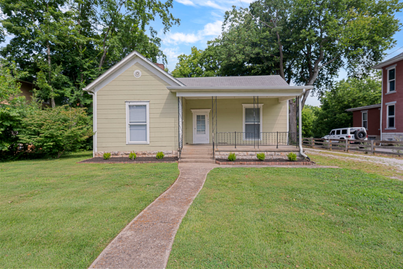 Bowling Green House: 1357 Park Street