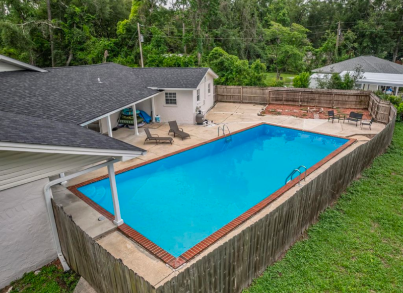 Crawfordville House: 27 Hickory Ave