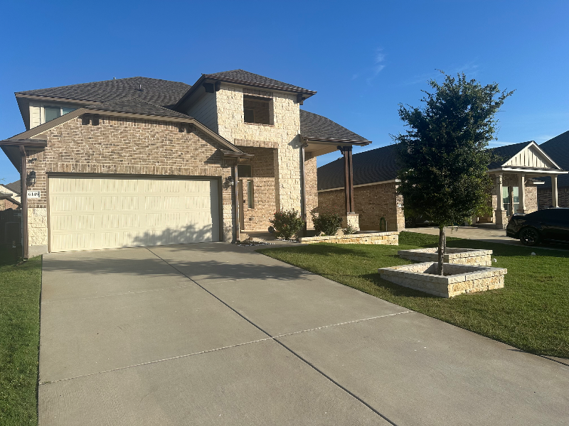 Belton House: 6149 Lavaca Dr.