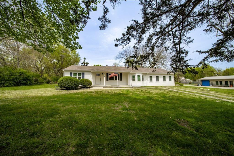 Stilwell House: 312 Main St