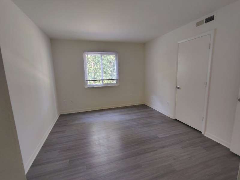 Lynchburg Apartment: 600 Reusens Road