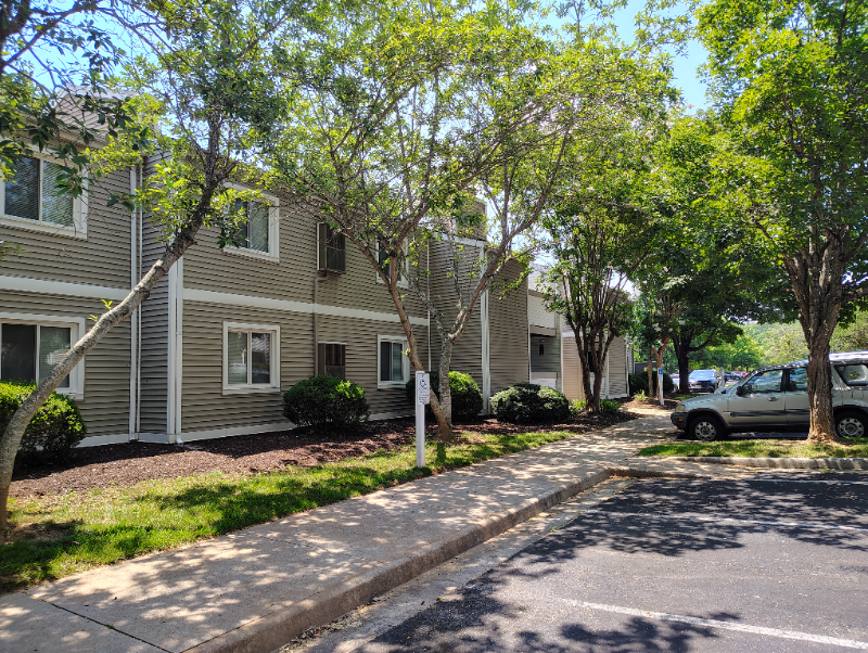 Lynchburg Apartment: 600 Reusens Road