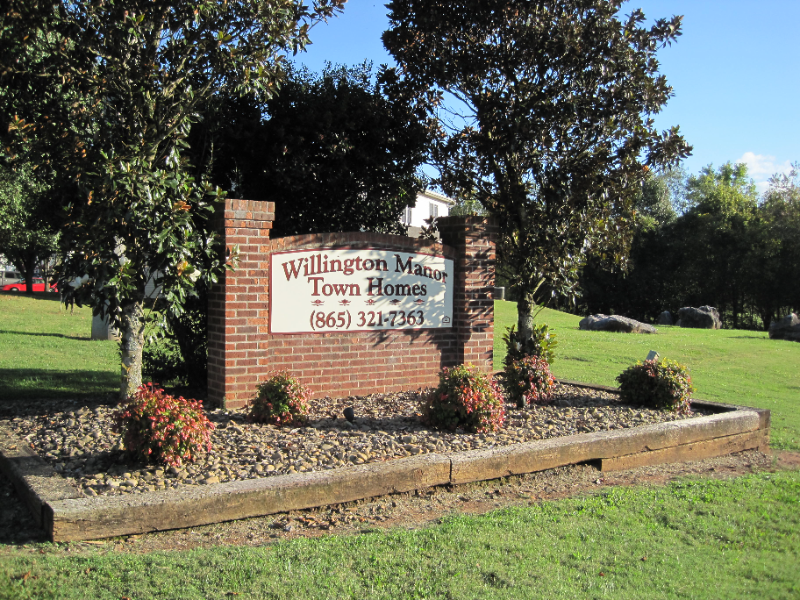 LOUDON Townhome: 304 WILLINGTON MANOR