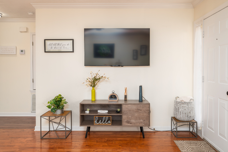 Starkville Apartment: 1064 North Montgomery Street