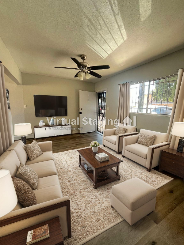 los Angeles Apartment: 7833 S Towne Ave