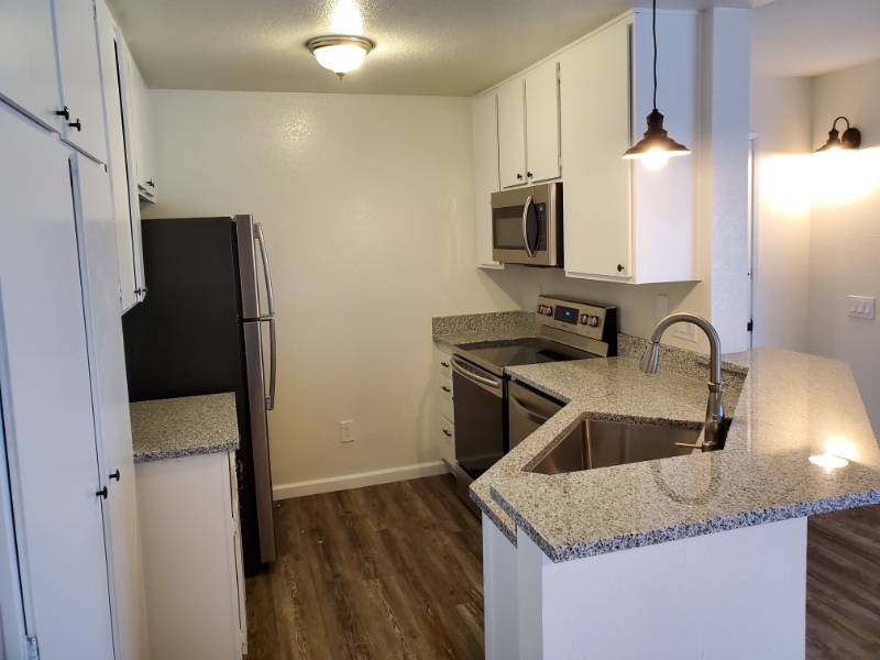 San Diego Condo: 7047 Camino DeGrazia