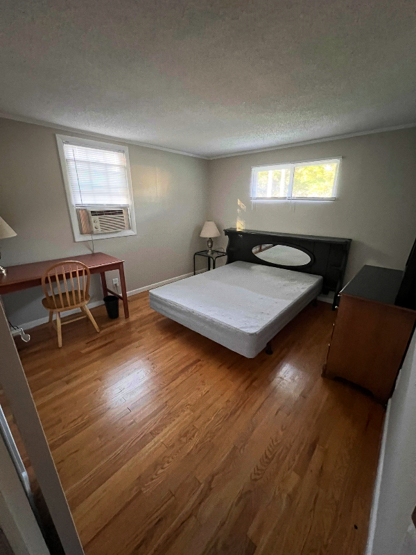 Springfield House: 240 Greenaway Drive