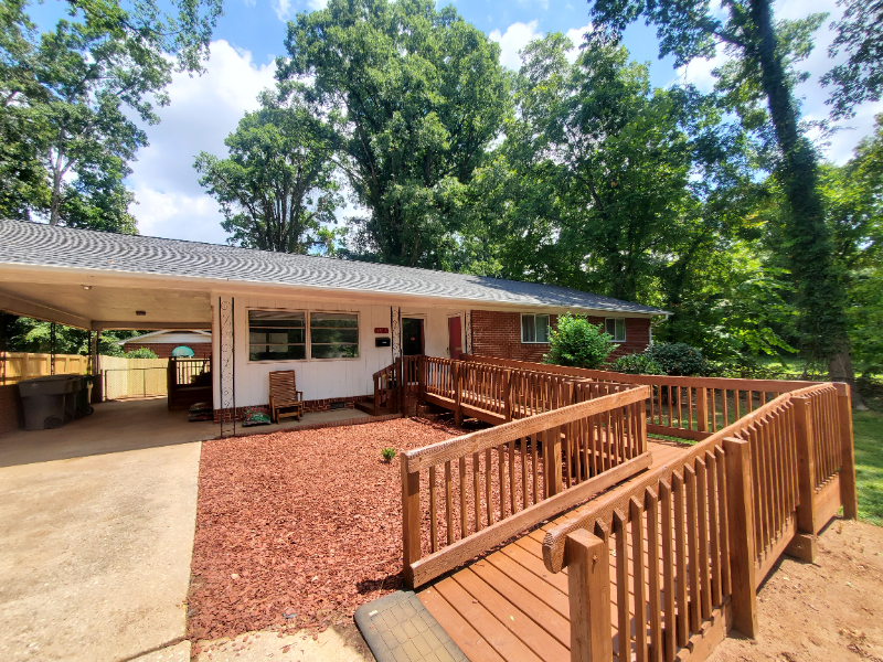 Charlotte House: 3818 Avalon Ave