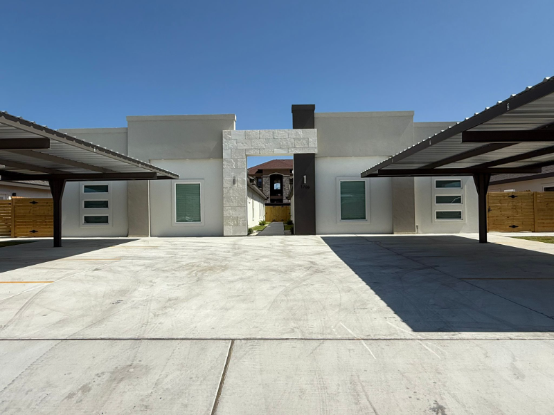 pharr Multiplex: 1706 violet dr