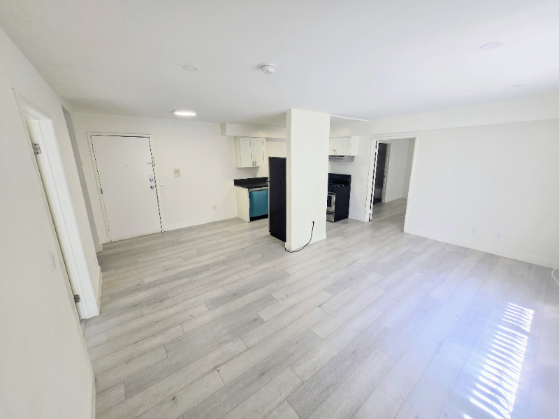 Los Angeles Apartment: 843 S Ardmore Ave