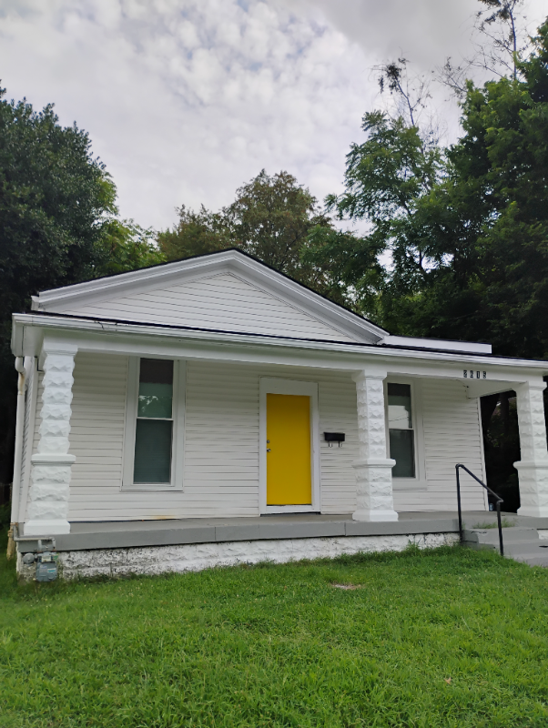 louisville House: 2615 greenwood ave