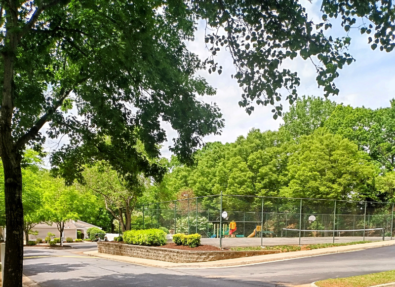 Lynchburg Apartment: 600 Reusens Road