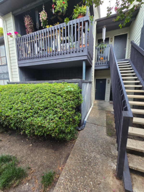 houston Condo: 9009 richmond ave