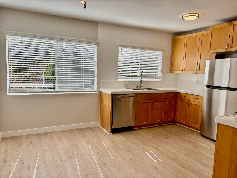 West Hollywood Apartment: 812 Westmount Dr