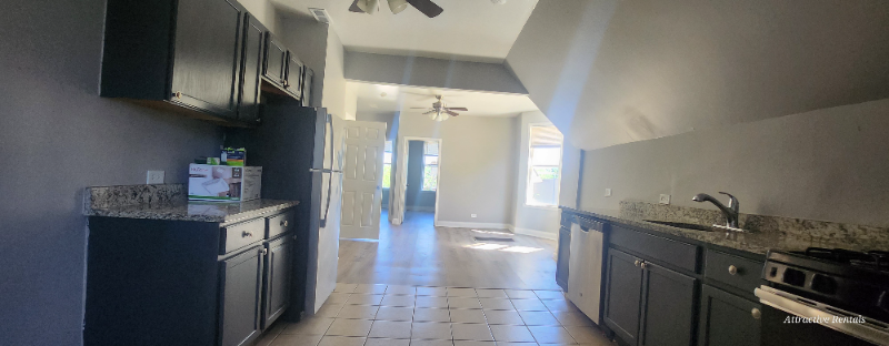 Chicago Apartment: 1415 E 75th