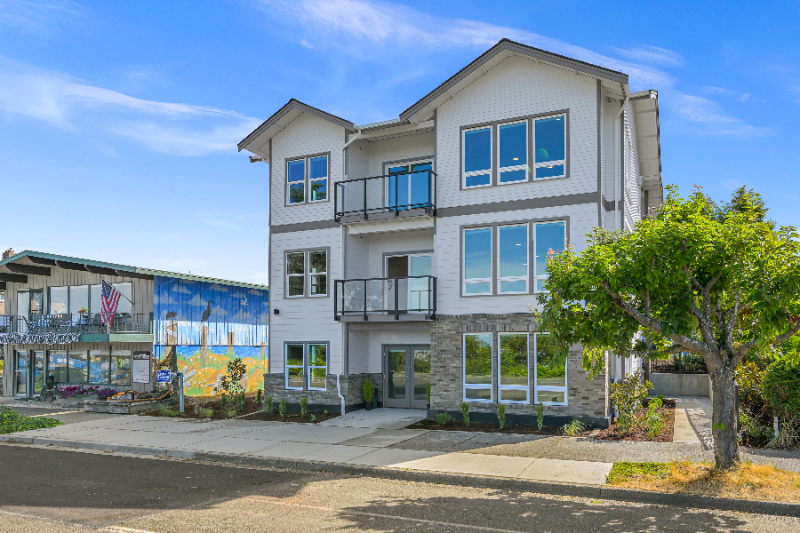 Blaine Multiplex: 962 Peace Portal Drive