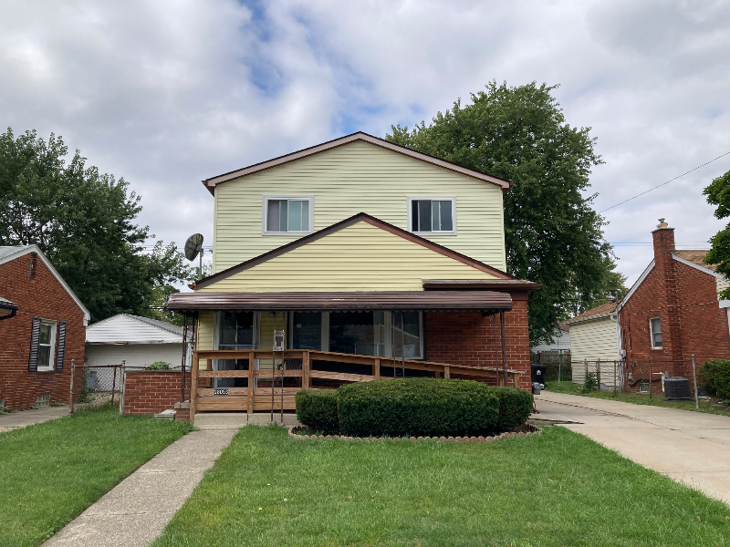 Roseville House: 28053 Edward Street