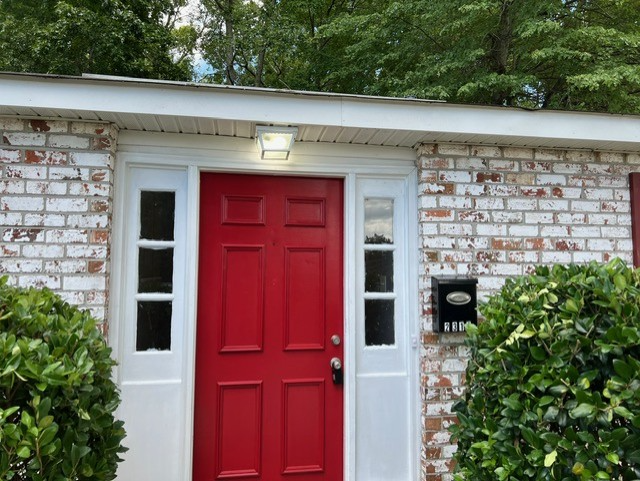 Hampton House: 2312 Burnette Drive