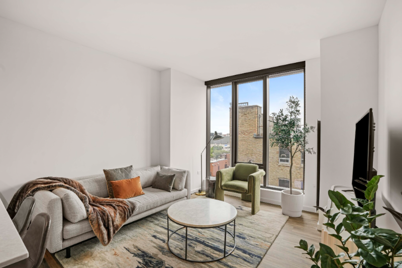 Chicago Condo: 100 Aberdeen Street