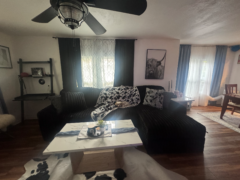 Commerce House: 1618 Sycamore St