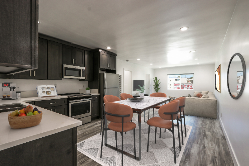 Los Angeles Apartment: 451 N Coronado Terrace