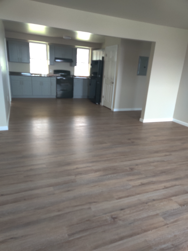 Linwood Apartment: 122 E Ridge Rd