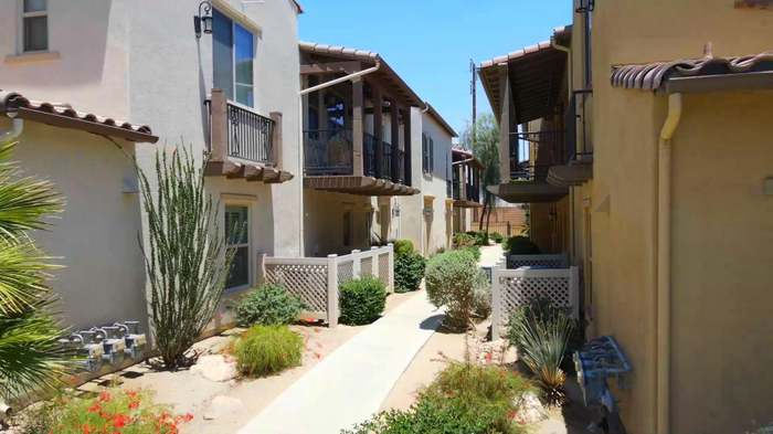 Palm Desert Condo: 238 Paseo Bravo