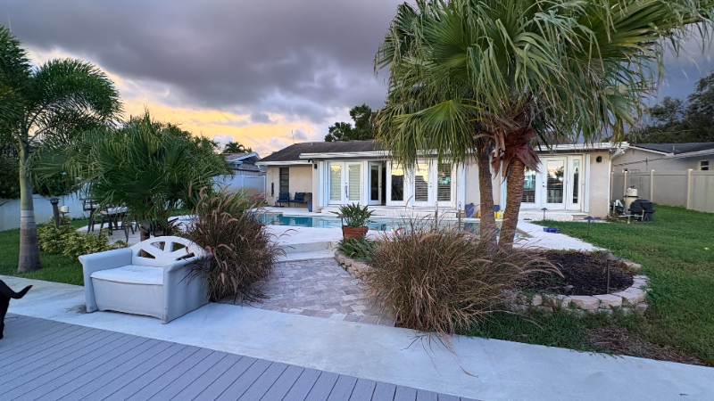 Saint Petersburg House: 3954 14th LN NE