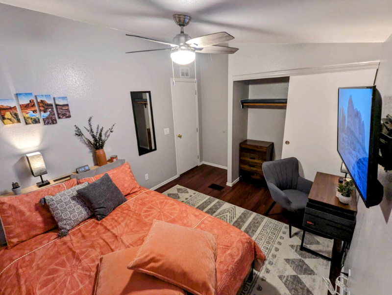 Flagstaff House: 120 E Camille Dr