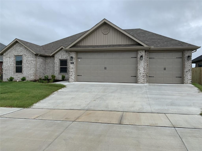 Fayetteville House: 615 N Drewrys Bluff Rd