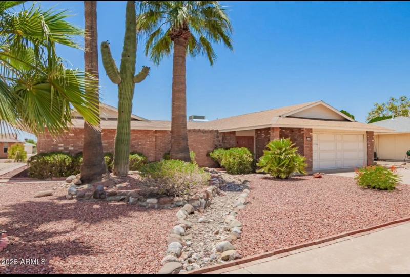 Sun city House: 10325 w cameo dr