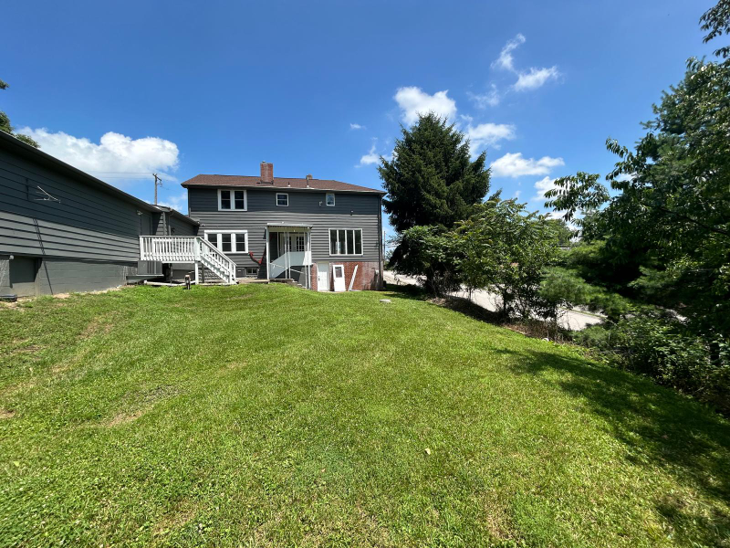 Moon township House: 995 A Brodhead Road