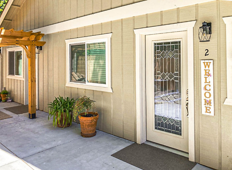 Los Alamos House: 571 Hill St.