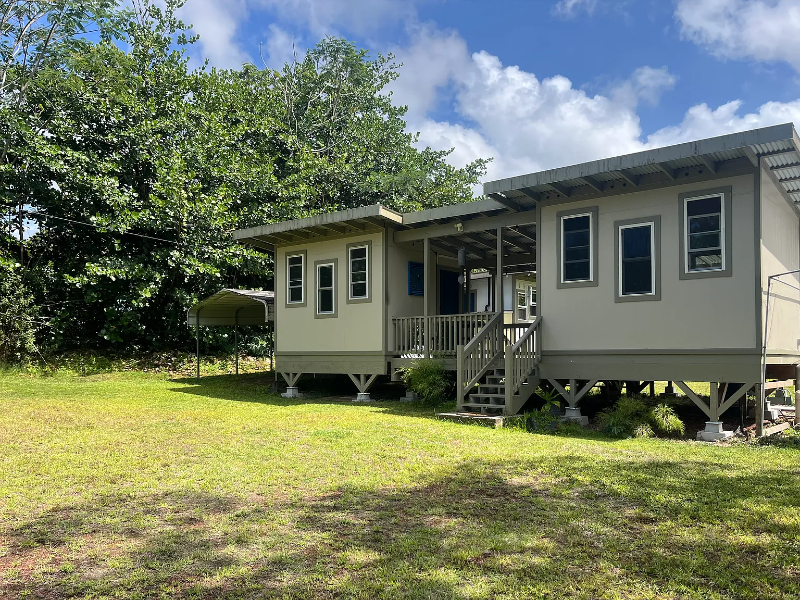 Keaau House: 15-2048 18th Avenue