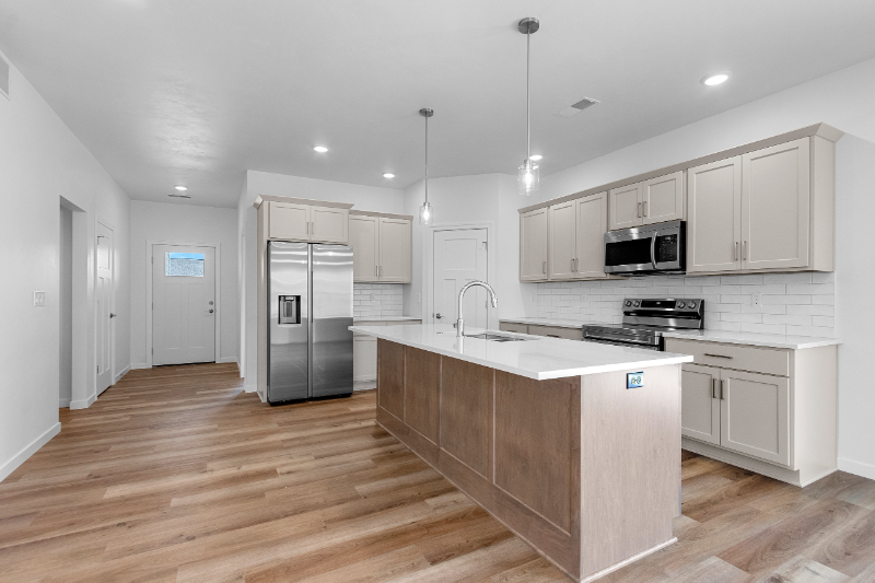 Green Bay Townhome: 2719 Sachet Pl