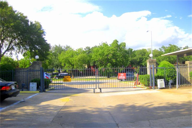 Houston Condo: 8201 Richmond Ave