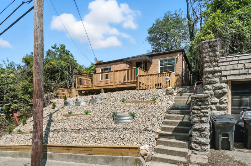 Cincinnati House: 632 Straight St