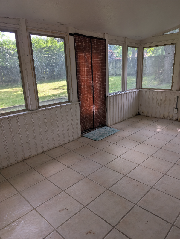 Youngstown House: 557 Murray Hill Drive