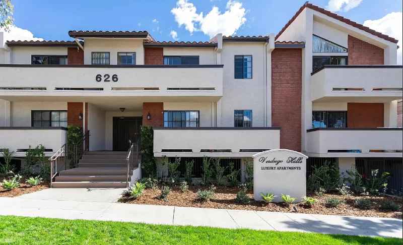 Burbank Apartment: 626 E Verdugo Ave