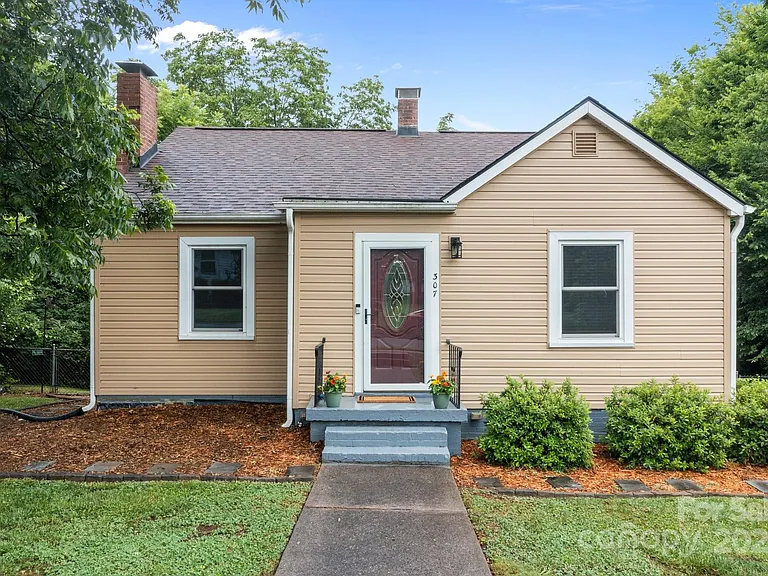 Belmont House: 307 Church St