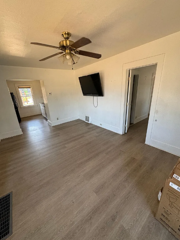 Bend House: 225 SE Vine Lane