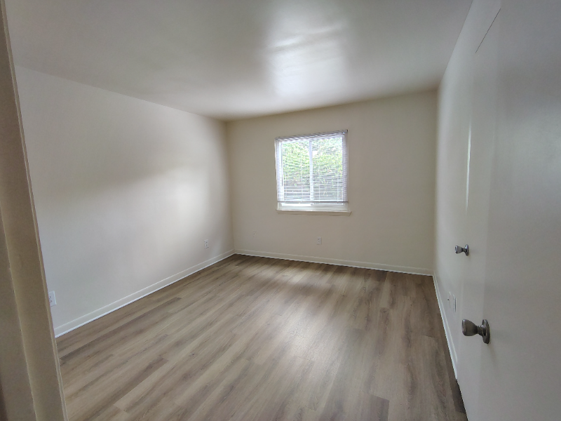 Lynchburg Apartment: 600 Reusens Road