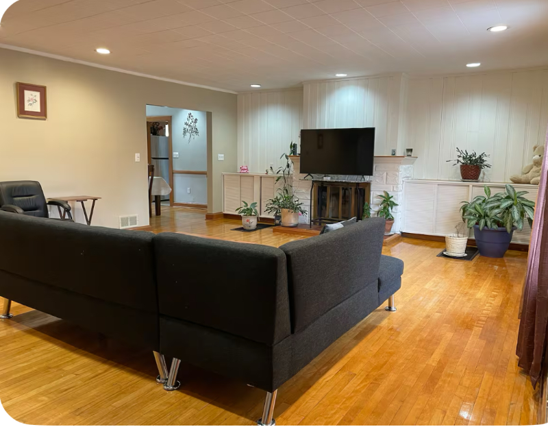 South Burlington House: 170 white street