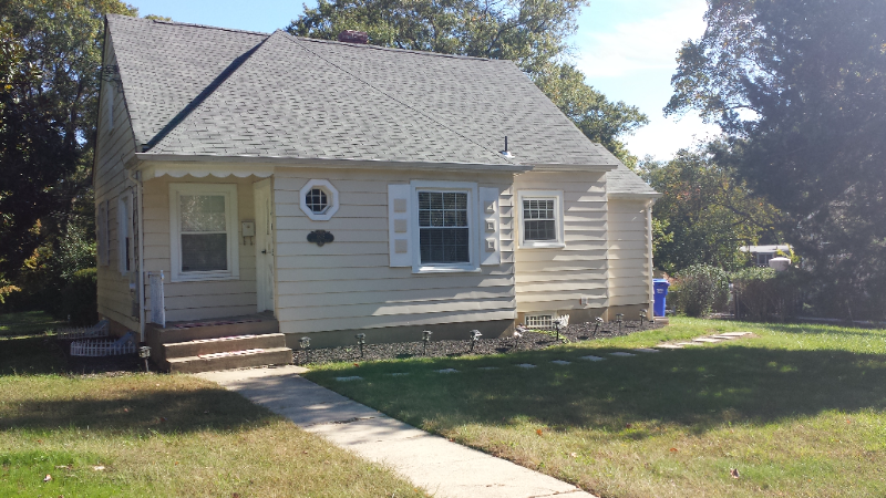 College Park House: 4815 Delaware St