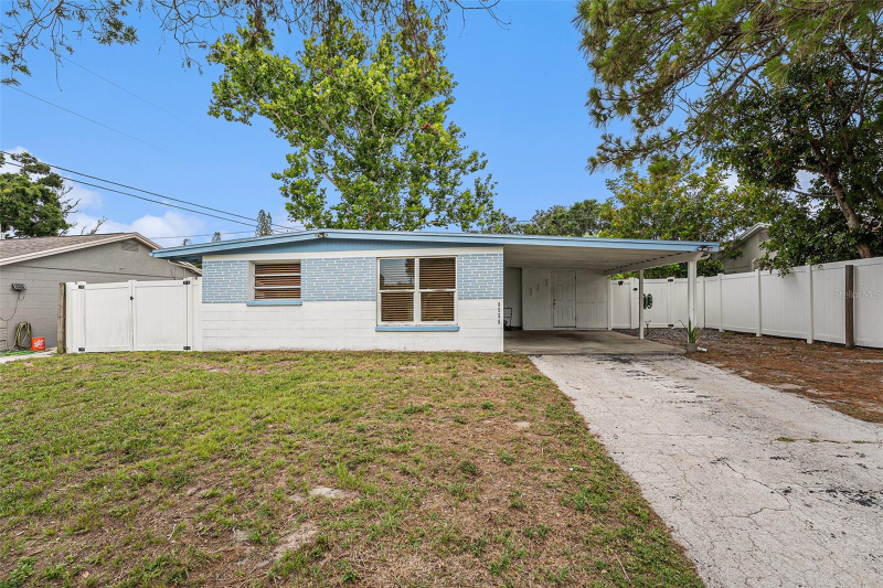 Seminole House: 8556 91ST TER