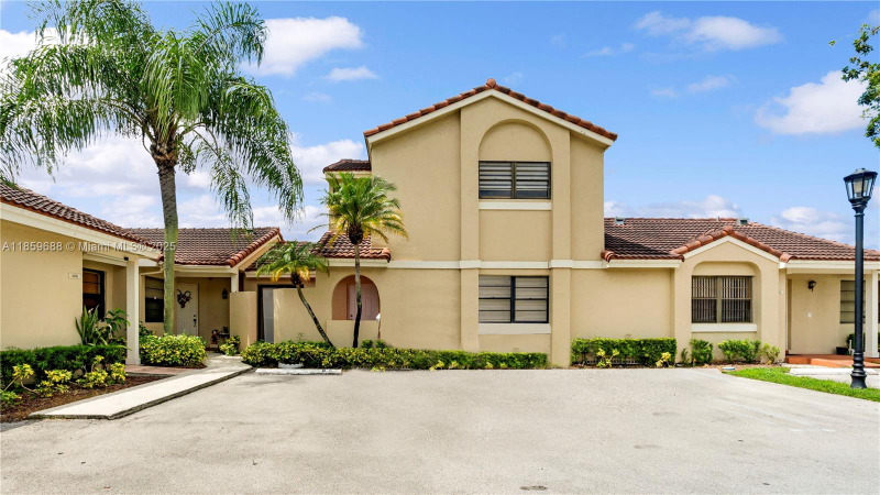 Hialeah Townhome: 6460 NW 170TH TER