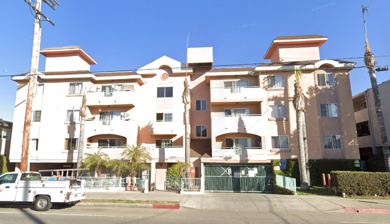 Van Nuys Apartment: 13915 OXNARD ST.