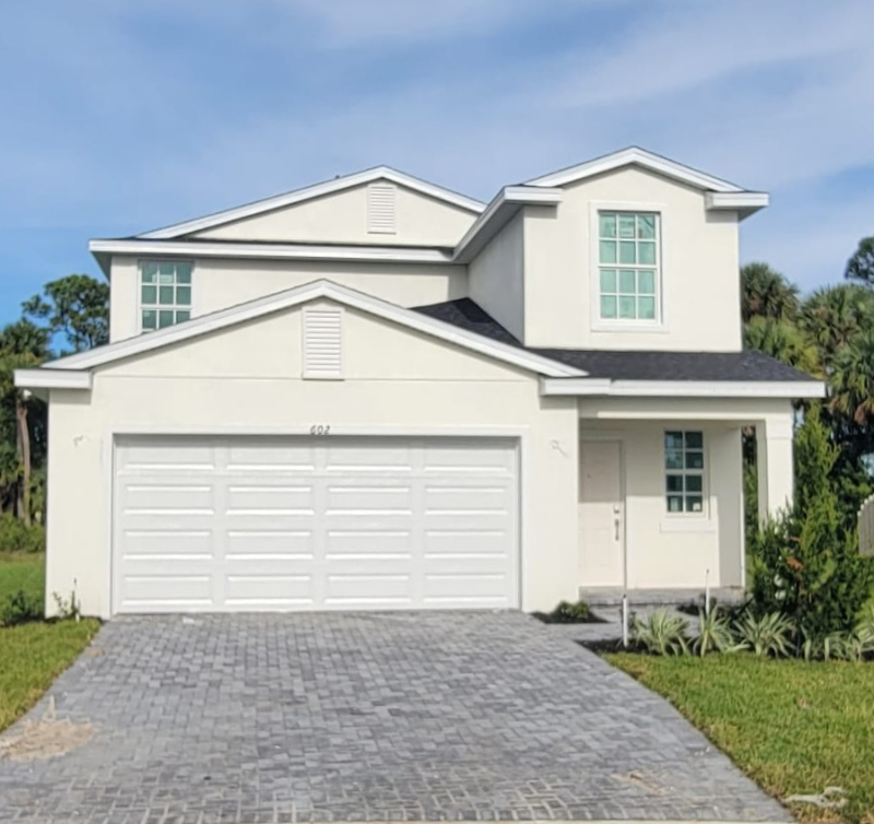 Palm Bay House: 602 Papillon Street SW, FL