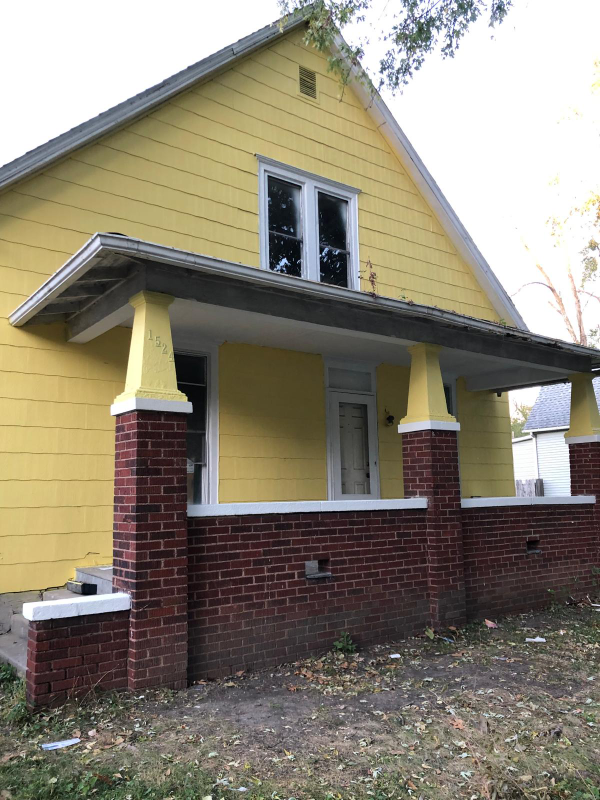 Decatur House: 1524 E Praire St