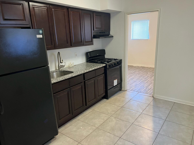 Palmyra Apartment: 50 W Broad St